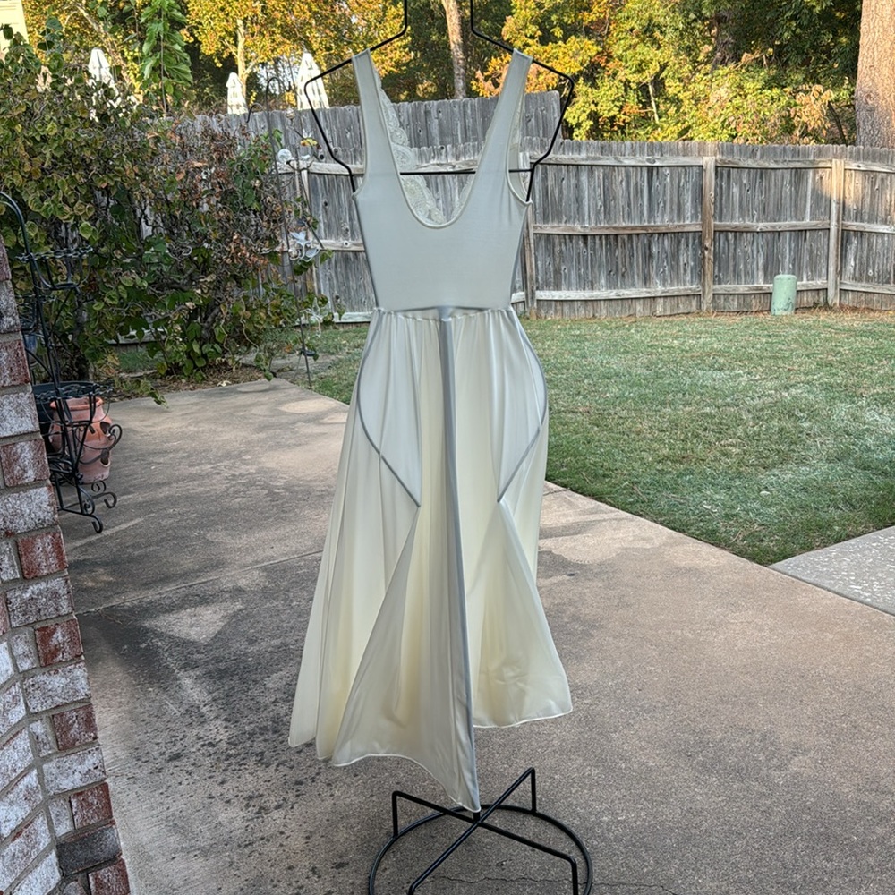 NOS Vintage Cream S Olga Silky Nightgown USA made 150” Sweep Hem Unworn - Picture 6 of 9